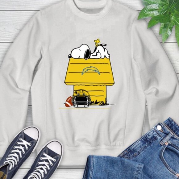 Los Angeles Chargers Snoopy Woodstock Peanuts NFL Football Christmas Sweatshirt - Picture 1 of 5